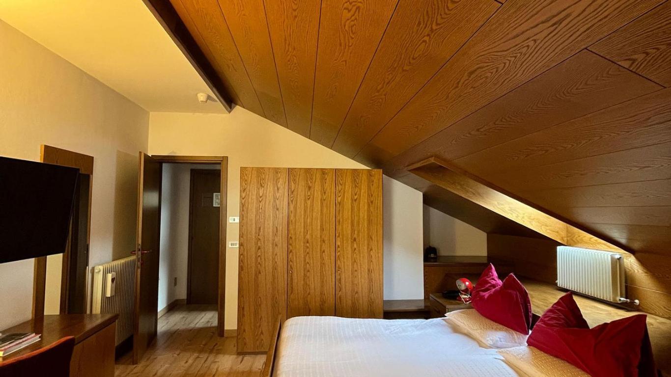 Hotel La Baita مادونا دي كامبيليو المظهر الخارجي الصورة