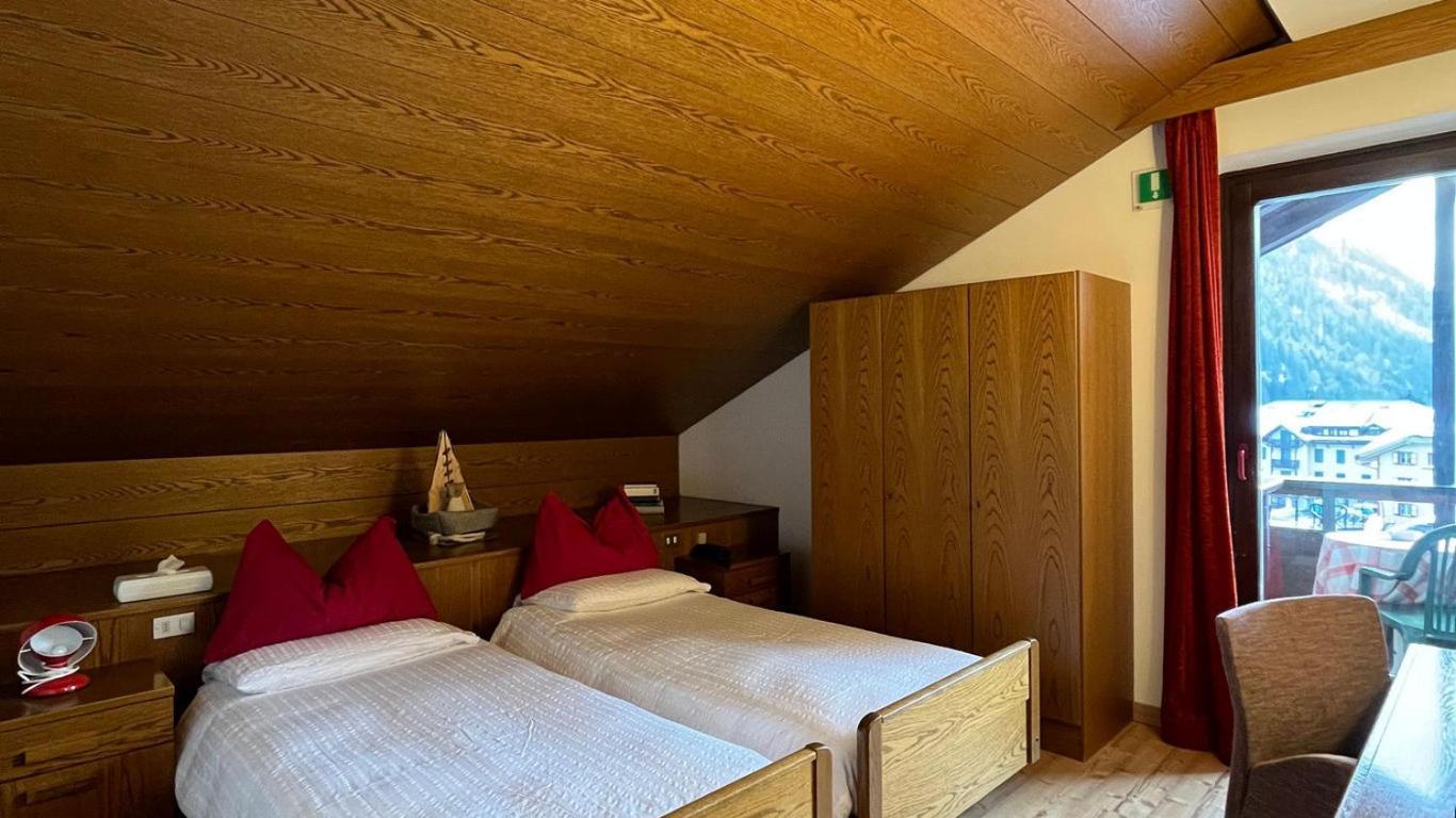 Hotel La Baita مادونا دي كامبيليو المظهر الخارجي الصورة